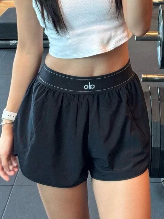 ALO Yoga Pants - Brand New ALO Yoga🏸Black Match Point Short Relaxed Fit